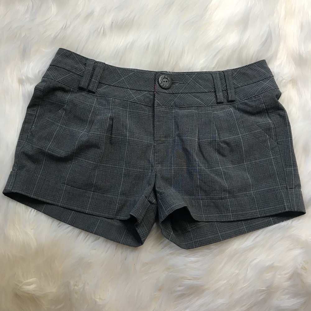 DKNY plaid pink grey dressy shorts